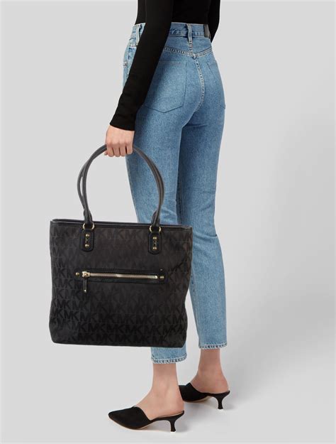 michael kors canvas tote bag|Michael Kors neverfull tote.